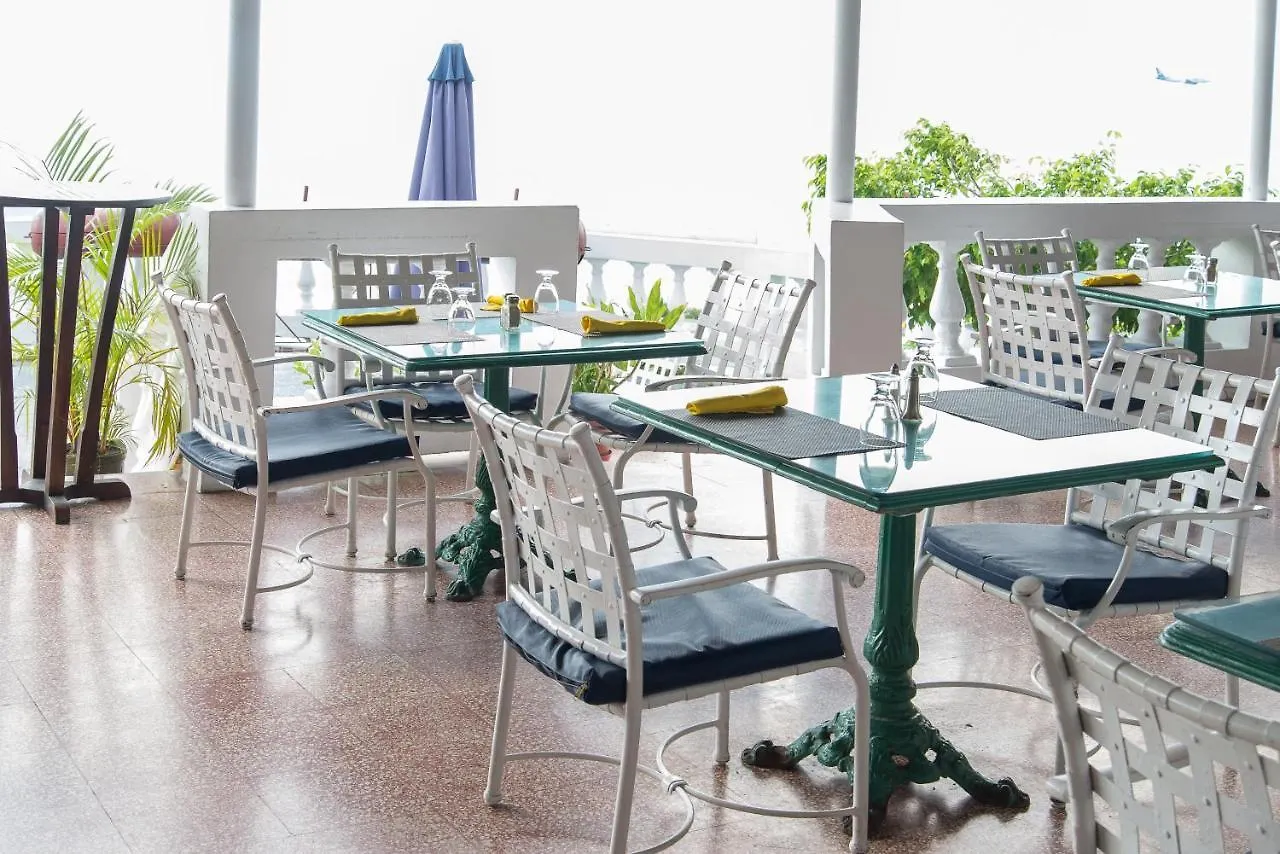 Deluxe Montego Bay Club Studio & Suites Jamaica