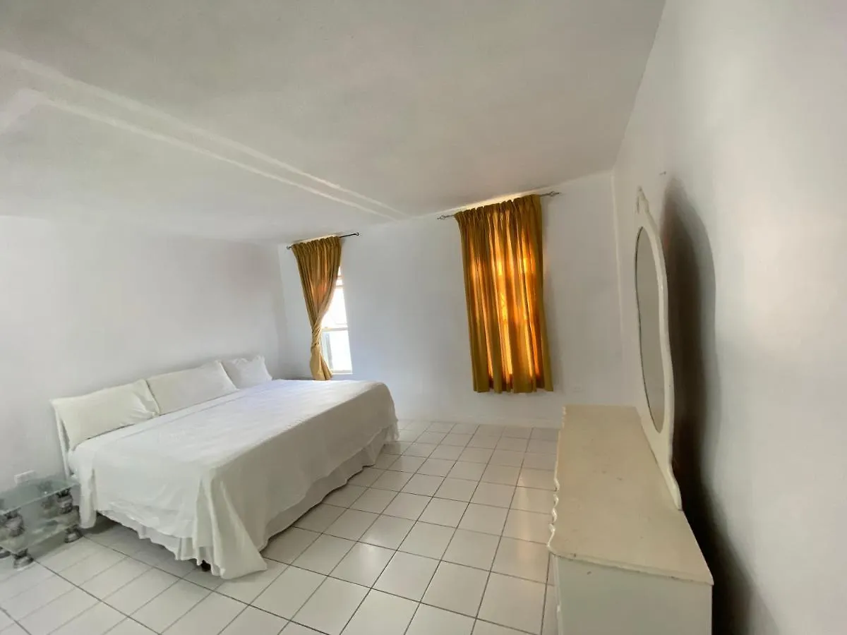 Deluxe Montego Bay Club Studio & Suites Giamaica